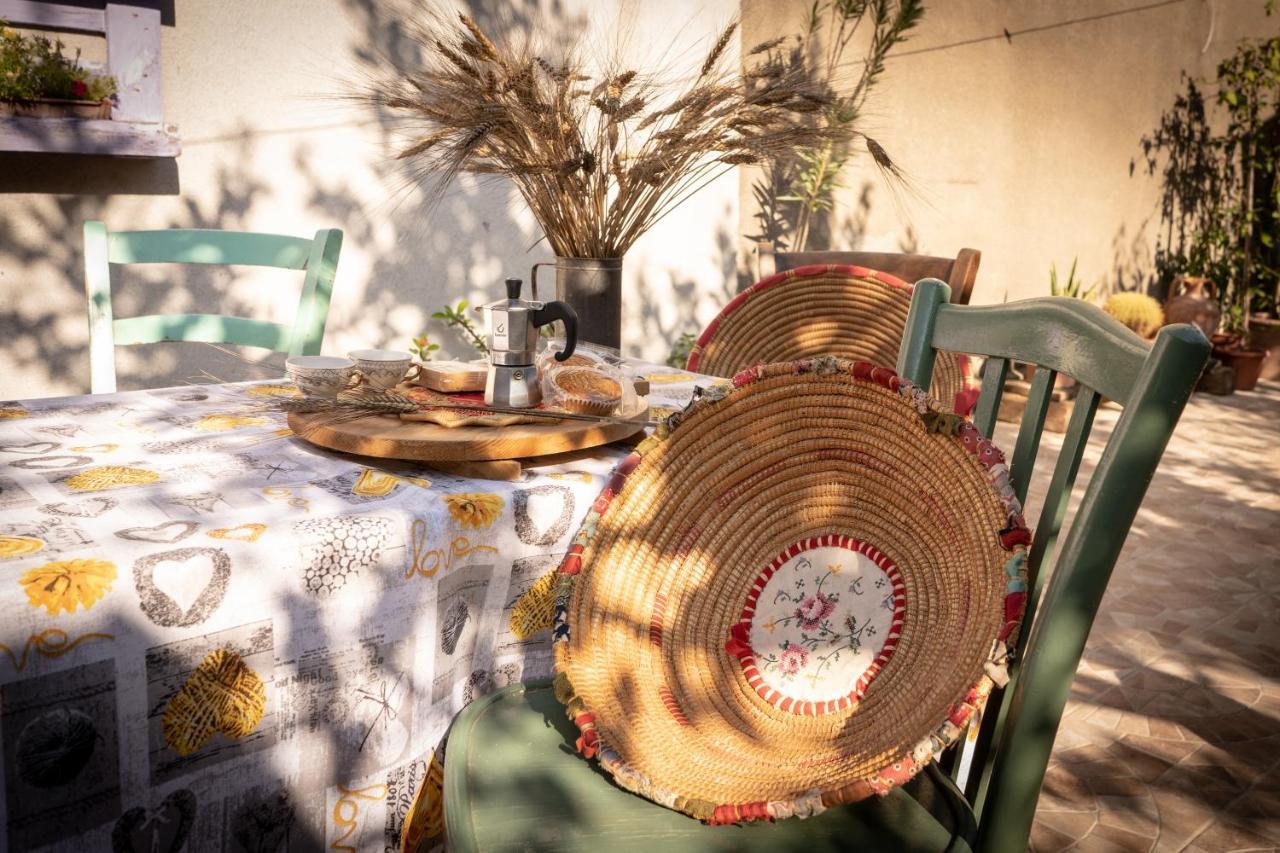 Sa Domu De Ladiri - Matrimoniale Con Giardino Panzió Musei Kültér fotó